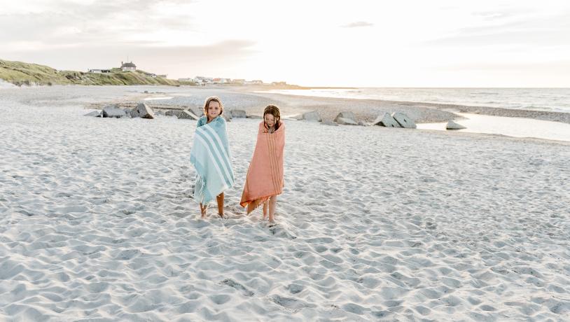 Klitmøller - to børn på strand