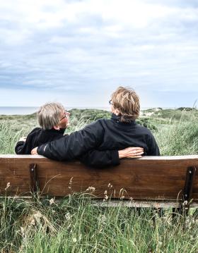 Par ved strand
